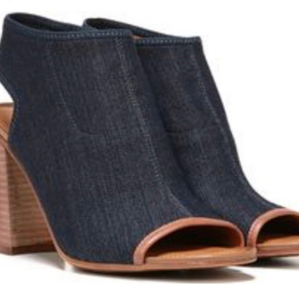 Franco Sarto Women's Navy Courts Size 11